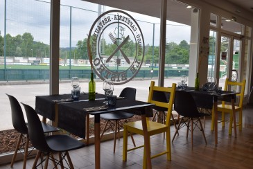 El bar-restaurante del Complejo ...