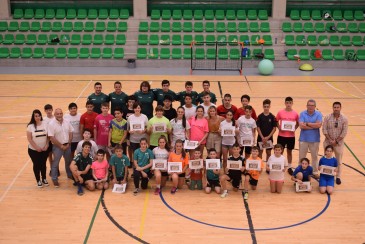 Más de medio centenar de niños y ...