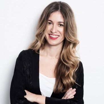 Una conferencia de Nuria Labari ...