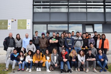 Los alumnos-trabajadores de la Escuela ...