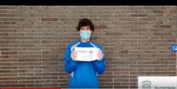 El personal de la piscina y de los ...