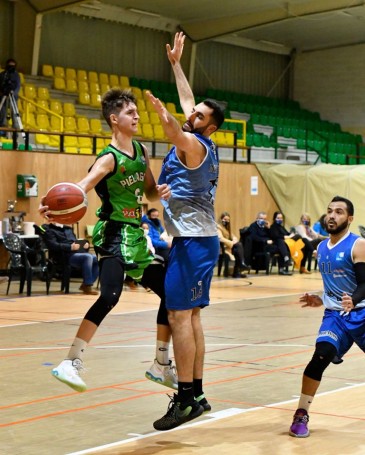 El CONSPUR BEZANA se impone a un RAISAN ...