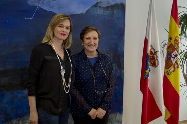 La consejera de Sanidad y la alcaldesa ...