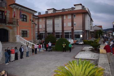 Piélagos guarda un minuto de silencio ...