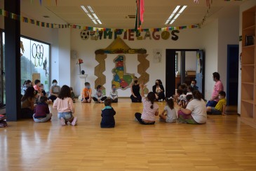 Más de una veintena de niños y niñas ...