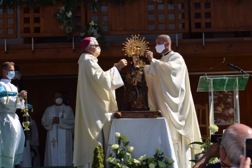 La Virgen de Valencia, coronada ...
