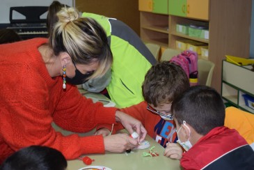 Más de un centenar de niños y niñas ...
