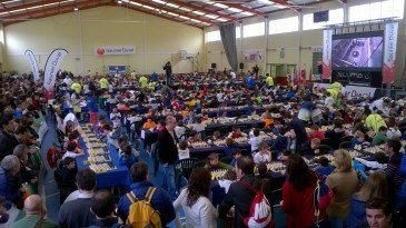 Casi un millar de jugadores ...