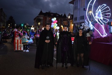 Seis grupos llenan de luz y color las ...