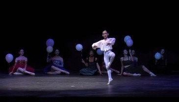 Un alumno de la Escuela municipal de ...