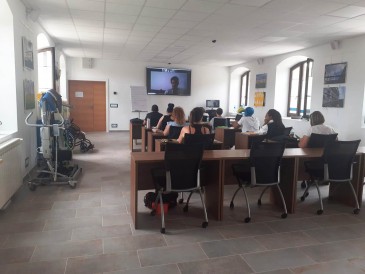 12 personas en situación de desempleo ...