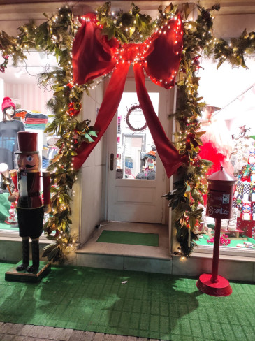 Petisú Modas y la Cafetería ...