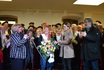 Eva Arranz recibe el título de Marcera ...