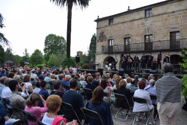 El góspel, la lluvia, los paraguas y ...