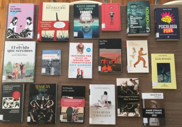 Las estanterías de la Biblioteca ...