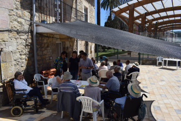 Una veintena de personas mayores de 65 ...