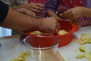 Padres e hijos comparten fogones en ...