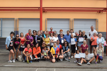 Cerca de un centenar de personas ...