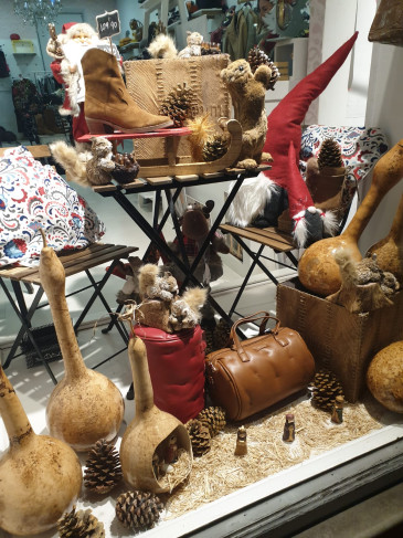 14 establecimientos comerciales y de ...