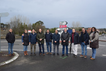 Una rotonda en la intersección de la ...