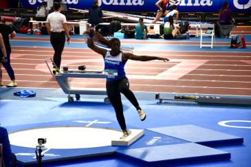 Andrea Njimi logra el récord de ...