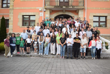 Un desfile de los años 60 y una ...