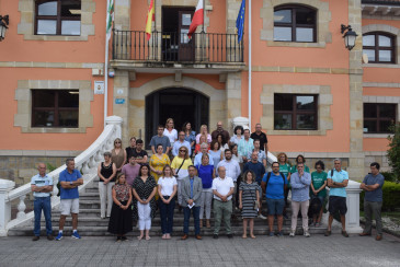 Piélagos guarda un minuto de silencio ...