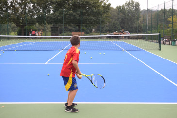 Casi un centenar de niños y jóvenes ...