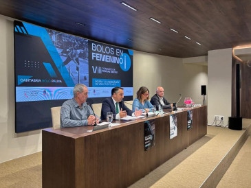 Ocho parejas mixtas formadas por los ...