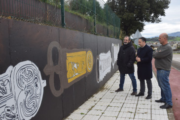 Piélagos pinta un mural conmemorativo ...