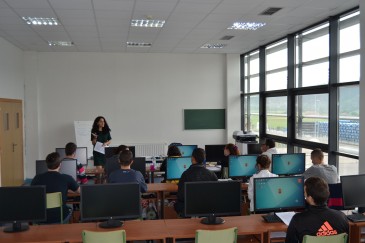 Los alumnos-trabajadores de la Escuela ...