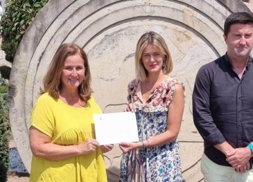 Buscando sonrisas recibe  la ...