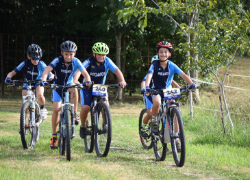 Más de un millar de jóvenes participa ...