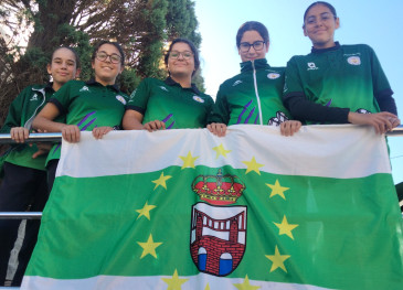 Las representantes de la Escuela ...