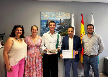 Caramés felicita al joven vecino de ...